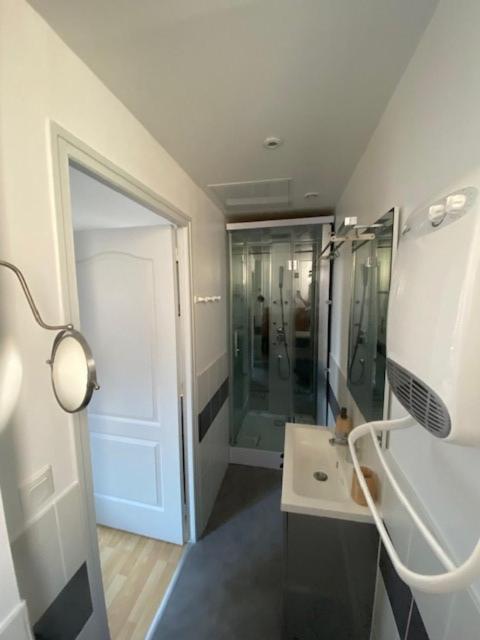 Appartement Avec Balcon Et Parking Prive Мер-ле-Бен Экстерьер фото