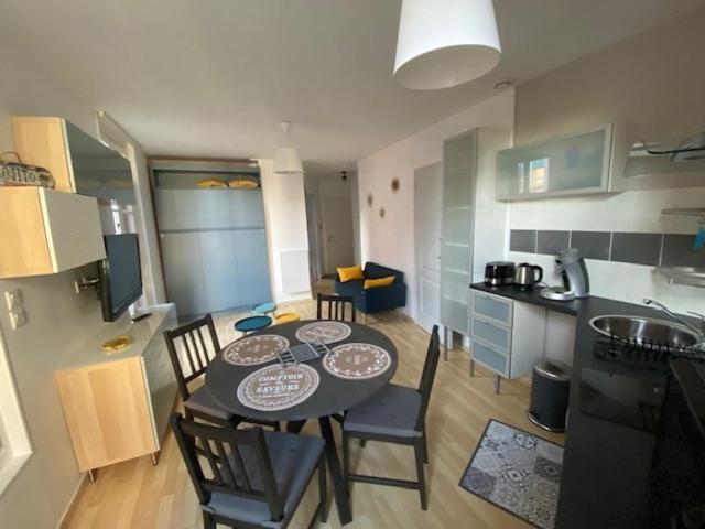 Appartement Avec Balcon Et Parking Prive Мер-ле-Бен Экстерьер фото